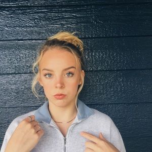 Meet your Posher, Bella